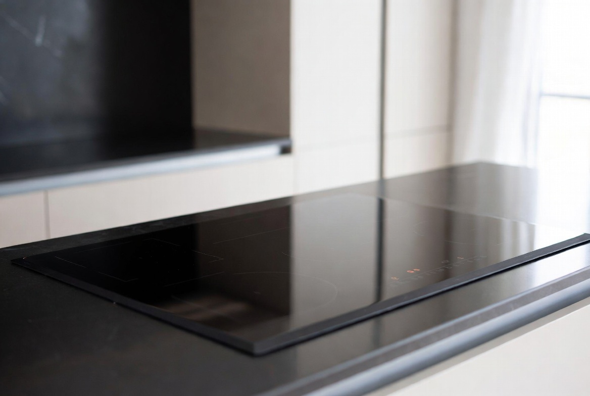 Induction cooktop